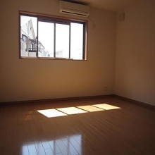 明るいお部屋です
