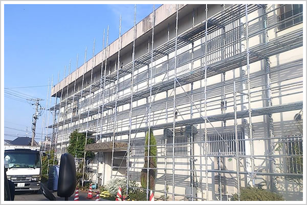 足場の現場例 市民病院